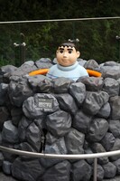 泉から浮上するきれいなジャイアン。(c)Fujiko-Pro