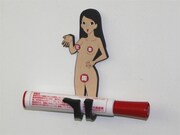 「江古田ちゃんベンダブルマグネット」の使用例。(c)瀧波ユカリ/講談社・「ユルアニ？」製作委員会