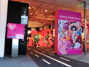 開催中の「osamu moet moso feat.いとうのいぢ」エントランス風景。