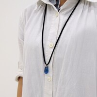 「王玉」を身に付けた様子。(C)畑健二郎/小学館・白皇学院生徒会・テレビ東京