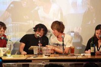 仲睦まじい浅野と花沢。冬のコミケで薄い本が出そうな勢いだ。