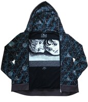 パーカーの裏地には、真悟と2人の出会いのシーンがプリントされている。(C)楳図かずお