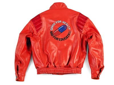 「AKIRA KANEDA JACKET」の背面。バックプリントは大友克洋のアイデアにより、使い込んだ風合いのヴィンテージ仕様になっている。(C)1988 MASHROOM/AKIRA COMMITTE