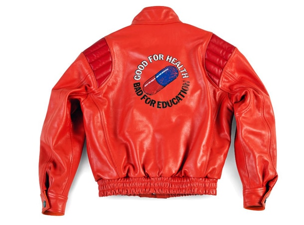 「AKIRA KANEDA JACKET」の背面。バックプリントは大友克洋のアイデアにより、使い込んだ風合いのヴィンテージ仕様になっている。(C)1988 MASHROOM/AKIRA COMMITTE