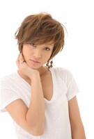 天道なびき役を演じる西山茉希。