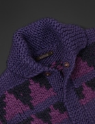 「“ LOVE & PEACE ” Cowichan sweater」Purple (C)Hirohiko Araki & LUCKY LAND COMMUNICATIONS / SHUEISHA