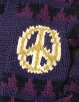 「“ LOVE & PEACE ” Cowichan sweater」Purple (C)Hirohiko Araki & LUCKY LAND COMMUNICATIONS / SHUEISHA