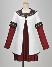 七森中学校制服（冬服）。価格は3万7800円。(C)なもり/一迅社・七森中ごらく部