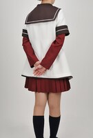 七森中学校制服（冬服）。価格は3万7800円。(C)なもり/一迅社・七森中ごらく部