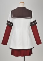 七森中学校制服（冬服）。価格は3万7800円。(C)なもり/一迅社・七森中ごらく部