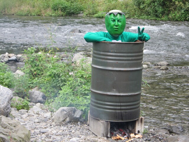 期間中には村長も来店。なおやってくる村長は小栗旬ではないのでご注意を。(C)中村光/スクウェアエニックス・AUTBパートナース