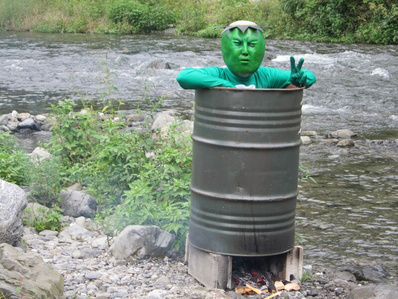 期間中には村長も来店。なおやってくる村長は小栗旬ではないのでご注意を。(C)中村光/スクウェアエニックス・AUTBパートナース