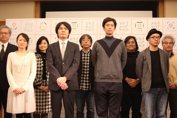 第15回文化庁メディア芸術祭の大賞受賞者と審査委員。