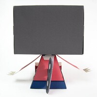 「グラフィグ074 東雲なの」背面。(C)あらゐけいいち・角川書店／東雲研究所