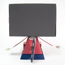 「グラフィグ074 東雲なの」背面。(C)あらゐけいいち・角川書店／東雲研究所