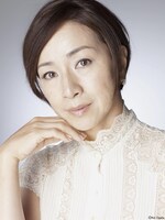 美容クリニック院長・和智久子を演じる原田美枝子。(C)2012 映画『ヘルタースケルター』製作委員会