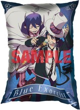 A賞：ジャンボクッション（燐・雪男・メフィスト・しえみ）表。(C)加藤和恵／集英社・「青の祓魔師」製作委員会・MBS