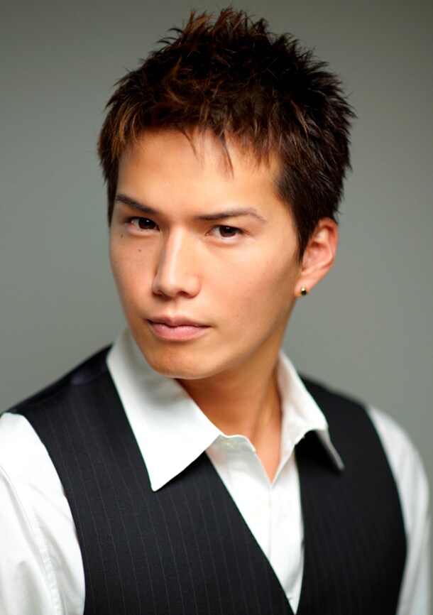 伊武谷万二郎役を演じる市原隼人。