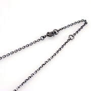 「鏃ネックレス」(C)LUCKY LAND COMMUNICATIONS / SHUEISHA