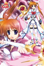 「魔法少女リリカルなのはViVid 大判マウスパッド」の「高町なのは」。(C)都築真紀 (C)藤真拓哉／角川書店