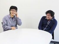 古泉智浩（左）と花沢健吾。