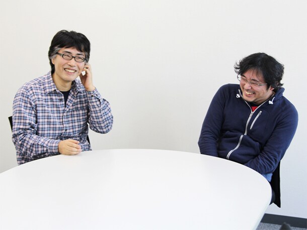 古泉智浩（左）と花沢健吾。