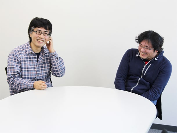 古泉智浩（左）と花沢健吾。