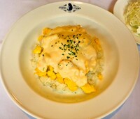 ルイズが才人のために真心を込めて作った「ルイズの手作りオムライス」。(C)2012 ヤマグチノボル・メディアファクトリー／ゼロの使い魔Ｆ製作委員会