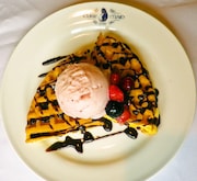 「選べる元素の兄弟ワッフル」から、ジャネットをイメージしたワッフル。(C)2012 ヤマグチノボル・メディアファクトリー／ゼロの使い魔Ｆ製作委員会