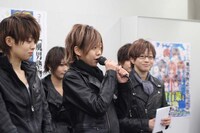 左から青明寺浦正、赤園虎次郎、武器屋桃太郎。