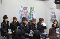 トークショーの様子。