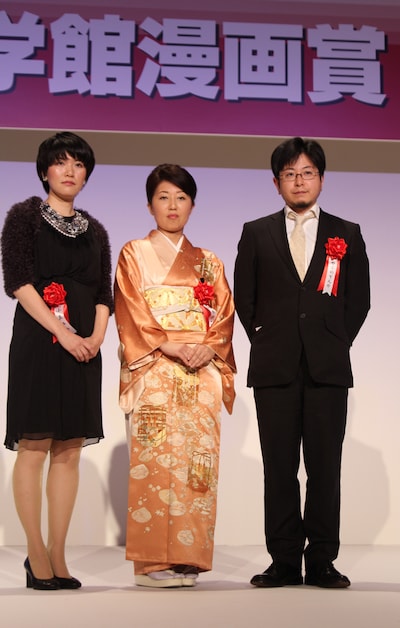 左から小玉ユキ、嶋木あこ、やぶのてんや。