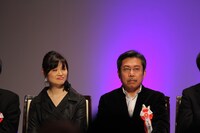 審査委員のさいとうちほ（左）、弘兼憲史（右）。