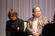 審査委員のあだち充（左）、尾瀬あきら（右）。