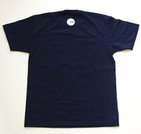 「さすらいアフロ田中シャナナナナTシャツ」のバック。(C)のりつけ雅春/小学館