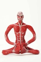 超大型巨人フィギュア。芯部に針金を使用したベンダブル構造のため、ポージングは自由自在だ。