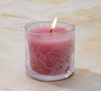 「オチビサン アロマキャンドル『梅』」1050円。OCHIBISAN (c) ANNO MOYOCO