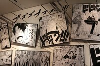 マリンフォード頂上戦争の様子を巨大複製、音響、照明で表現している。