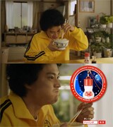 「味の素」新CMより。APO顔の「味の素」ストラップが当たるキャンペーンも実施中。