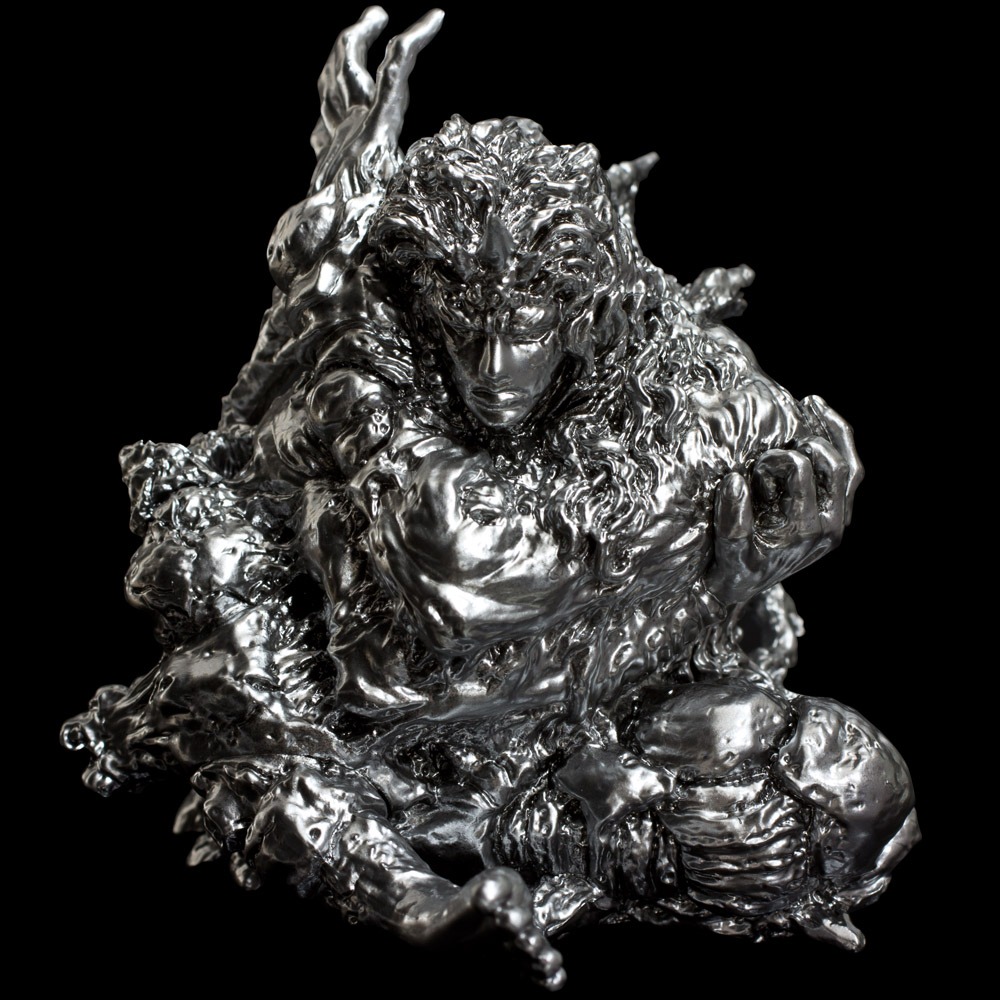 「ジョジョの奇妙な冒険 カーズの考えるのをやめた文鎮」シルバーVer. (C)荒木飛呂彦／集英社