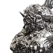 「ジョジョの奇妙な冒険 カーズの考えるのをやめた文鎮」シルバーVer. (C)荒木飛呂彦／集英社