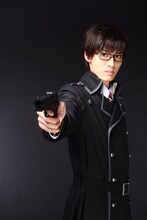 奥村雪男（戸谷公人） (C)加藤和恵／集英社・LIVE ACT「青の祓魔師」製作委員会