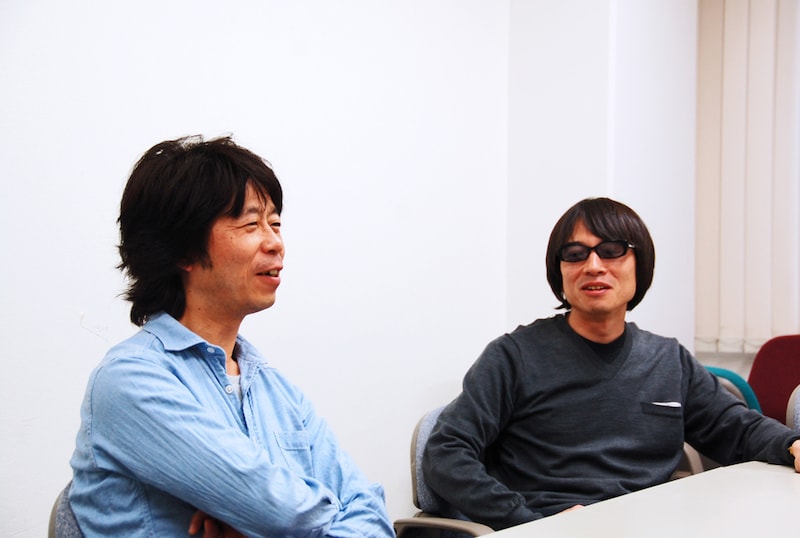 真心ブラザーズ。左から、桜井秀俊、YO-KING。