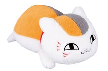 A賞の「くつろぎニャンコ先生ぬいぐるみ」。(C)緑川ゆき・白泉社／「夏目友人帳」製作委員会