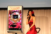 「ベルばら」の魅力を語る杉本彩。