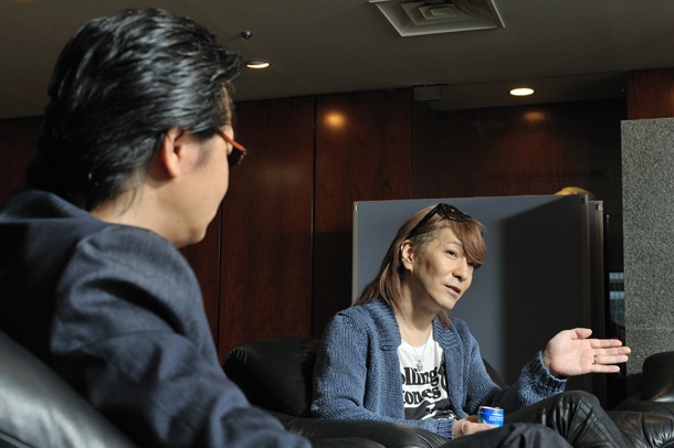 北条司（左）と小室哲哉（右）。