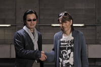 北条司（左）と小室哲哉（右）。