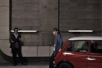 北条司（左）と小室哲哉（右）。