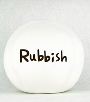 イギリスの「おもちビーズクッション」背面。