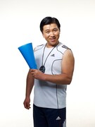 袋田はじめを演じるスギちゃん。